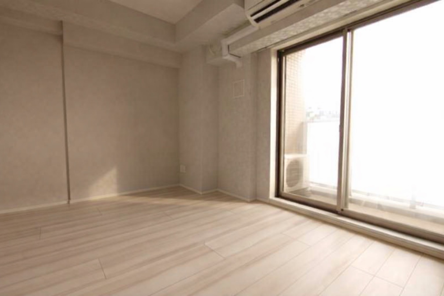 居室・リビング　居間です