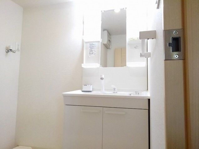 洗面設備　広い洗面スペース