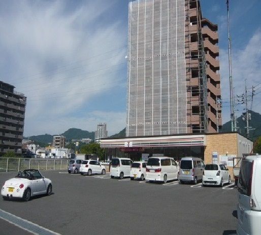 コンビニ　セブンイレブン（コンビニ）まで600m