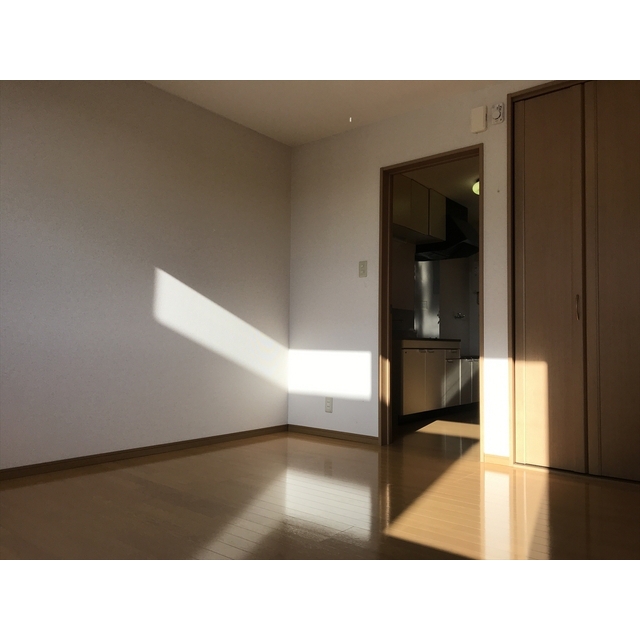 居室・リビング　洋室（8帖）の様子