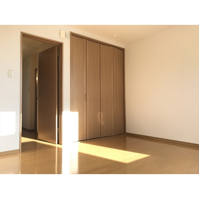 居室・リビング　洋室（8帖）の様子