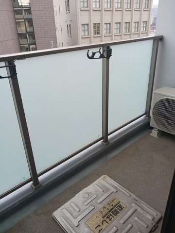 バルコニー　外からの目が気にならないバルコニーで洗濯物が干せます