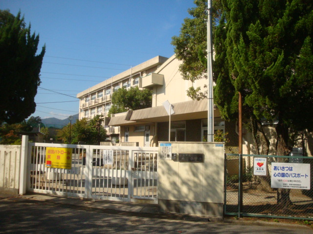 小学校　宝塚市立売布小学校（小学校）まで751m