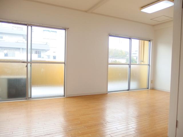 居室・リビング　※別部屋参考写真