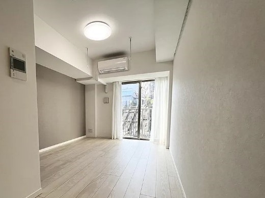 居室・リビング　※別部屋の参考写真です。