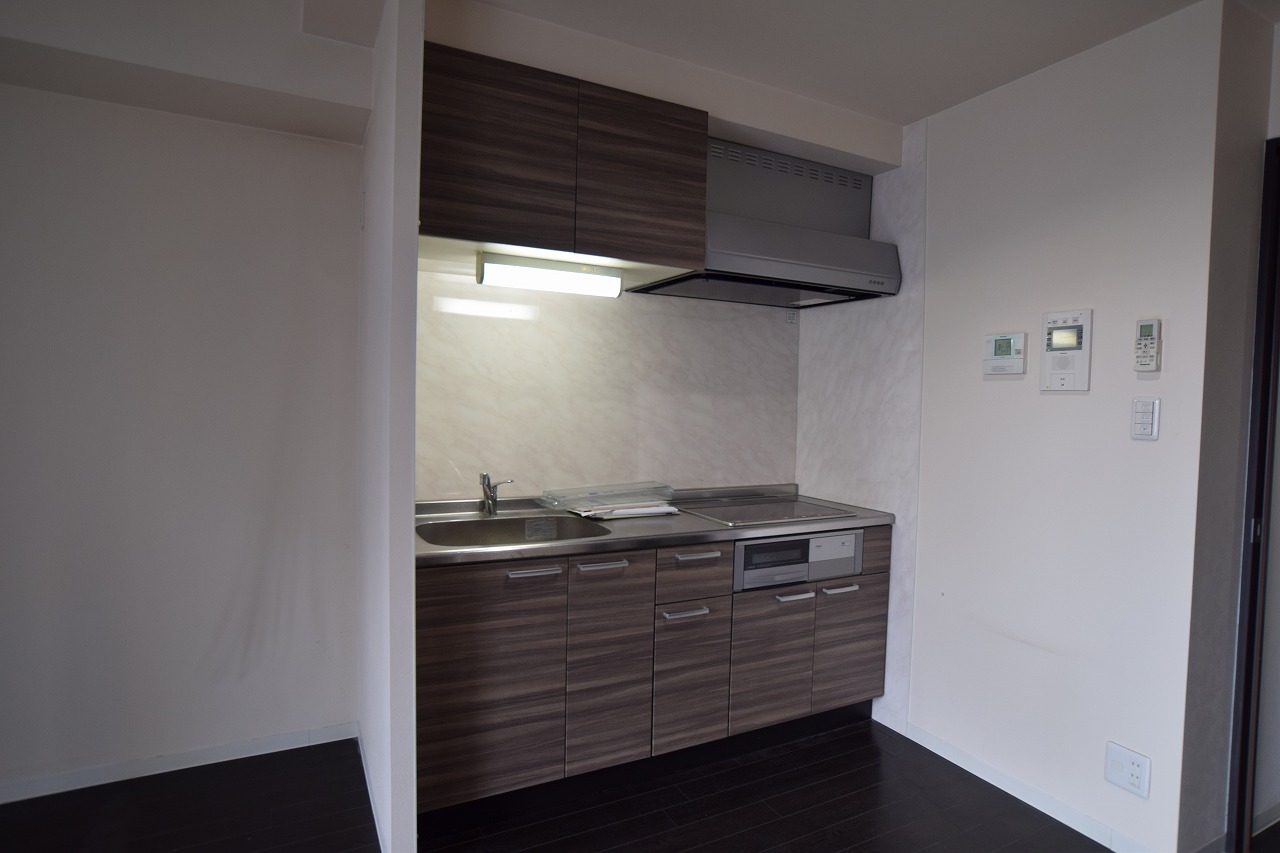 キッチン　※建物内別間取参考写真