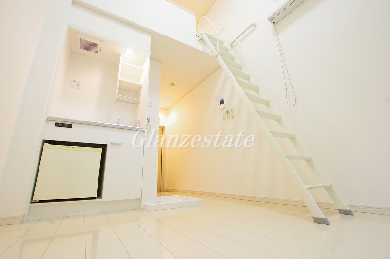 居室・リビング　☆白を基調としたきれいなリビング☆