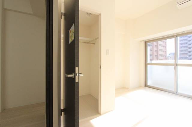 収納　ウォークインクローゼットで収納便利です