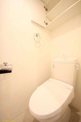 トイレ　セレニテ中崎町リアン