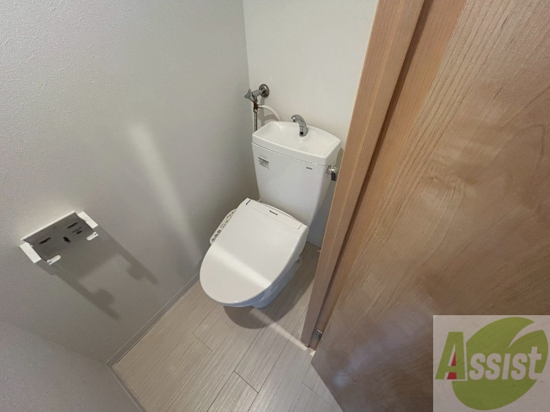 トイレ　シャワートイレになっているので快適です！