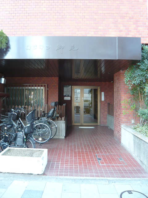 エントランス　マンションのエントランスです。