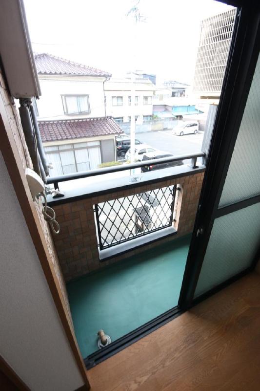 バルコニー　開放的で明るい空間を演出してくれるバルコニーです