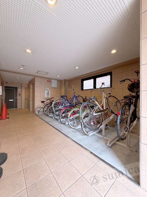 その他共有部分　屋根付き駐輪場が嬉しいです♪♪