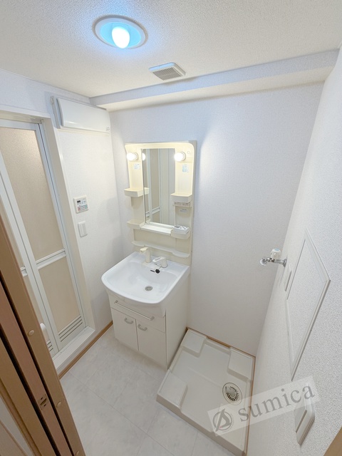 洗面設備　洗面脱衣所付き！独立洗面台が便利です♪♪