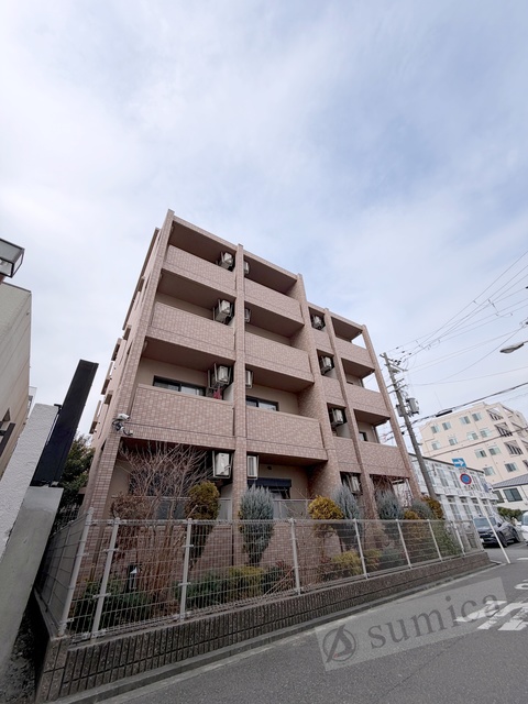 建物外観　スタイリッシュな建物です＾＾