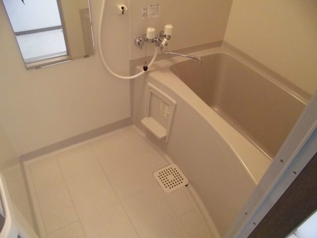 バス・シャワールーム　同タイプ内観です