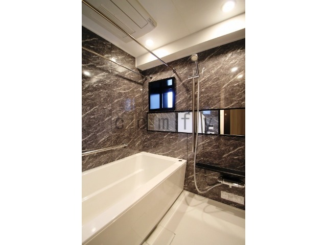 バス・シャワールーム　バスルーム