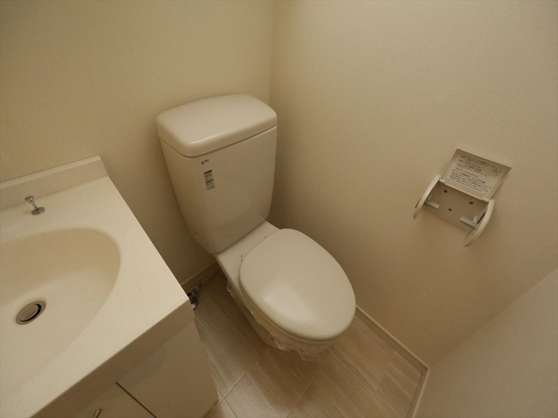 トイレ　温水洗浄暖房便座取り付け可トイレ