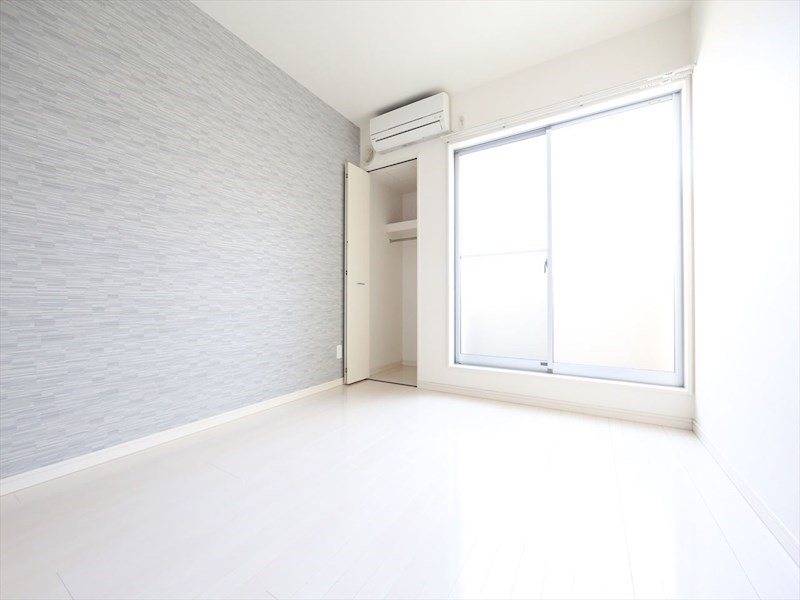 バルコニー　洋室6.1帖　ロフト6.1帖　クローゼット　エアコン付