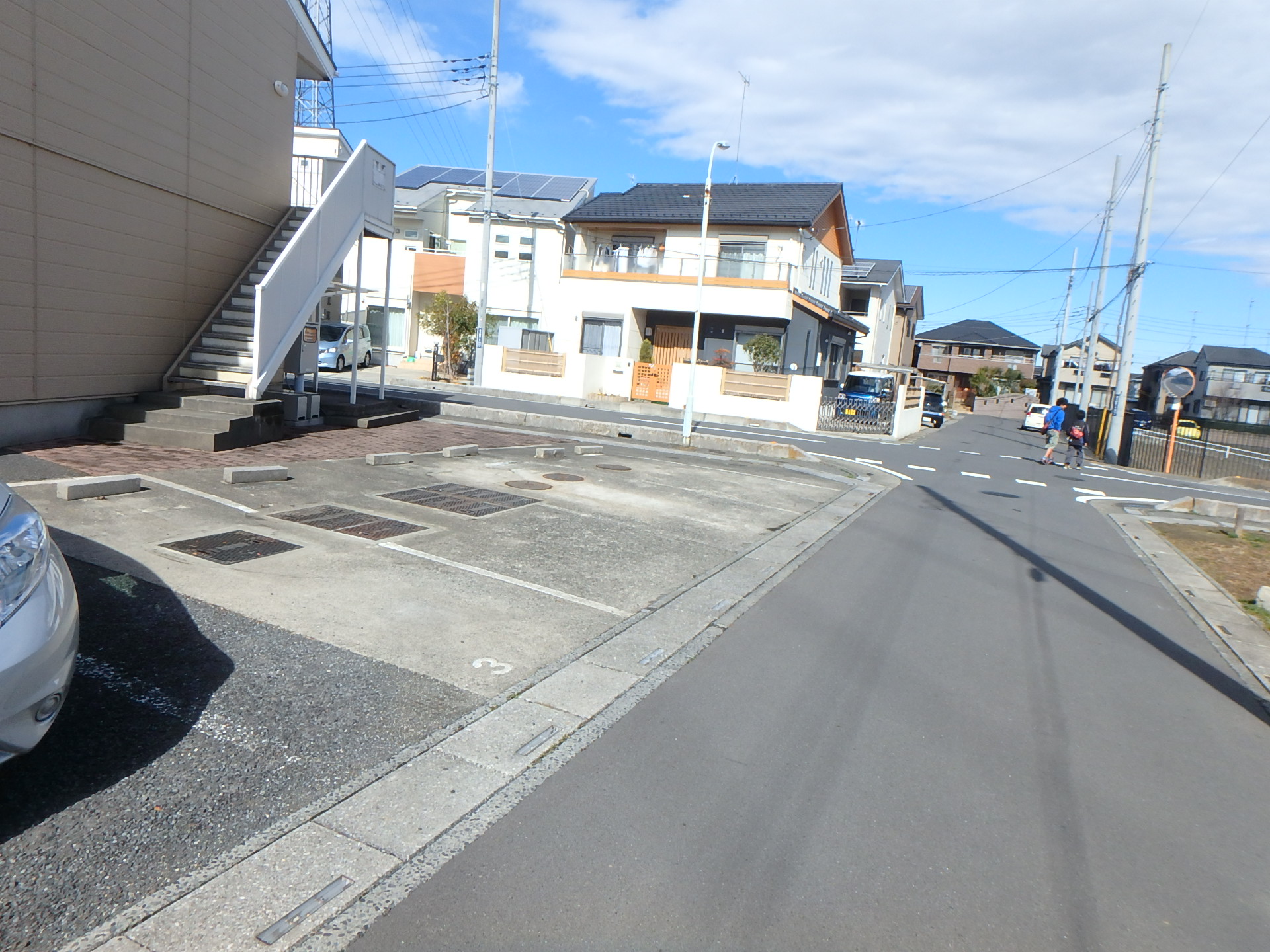 駐車場　広い！駐車場大事なお車安心！駐車もらくらく♪安全！