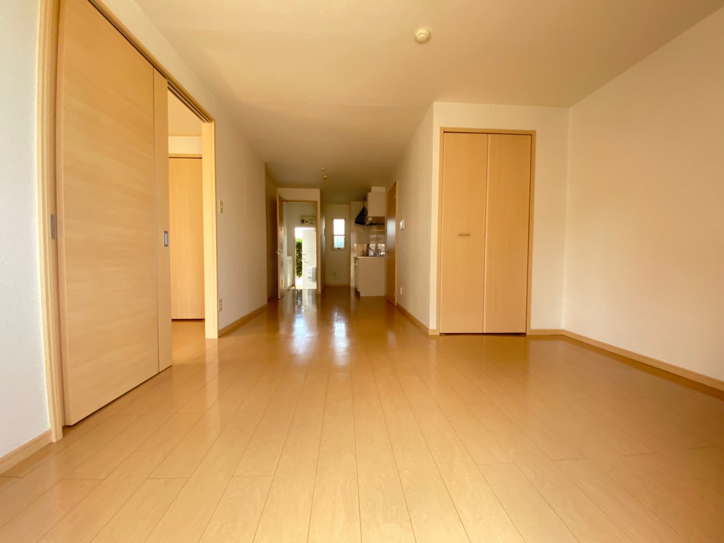 居室・リビング　同建物別号室