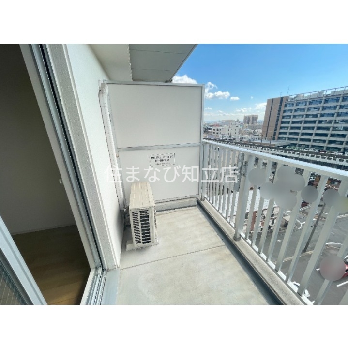 バルコニー　別の部屋から撮影