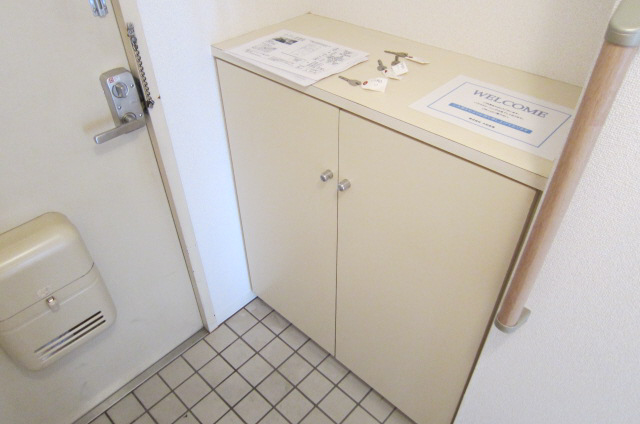 玄関　下駄箱