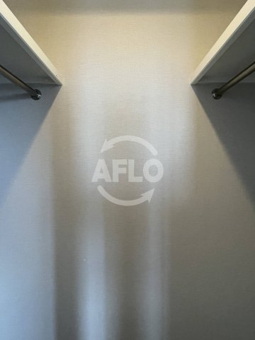 収納　レジュールアッシュ塚本レジデンス　ウォークインクローゼット