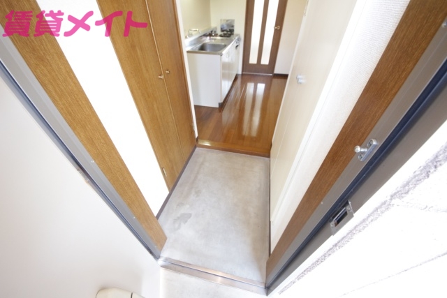 玄関　同物件別室写真