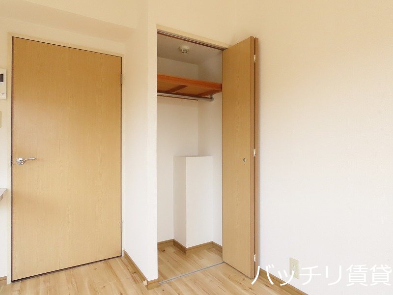 収納　画像は別号室の為、現状優先になります。