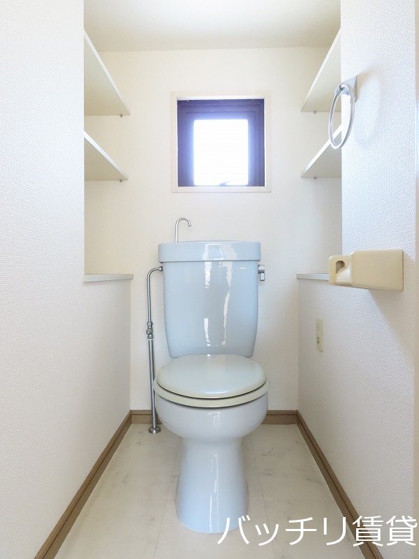 トイレ　画像は別号室の為、現状優先になります。