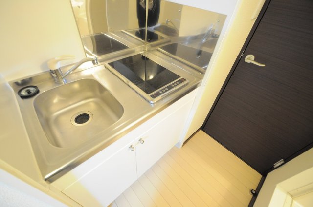 キッチン　設備・使用は号室により異なる為、現況を優先致します。