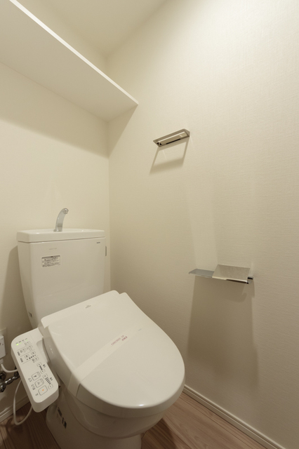 トイレ　※写真は同タイプ住戸です。