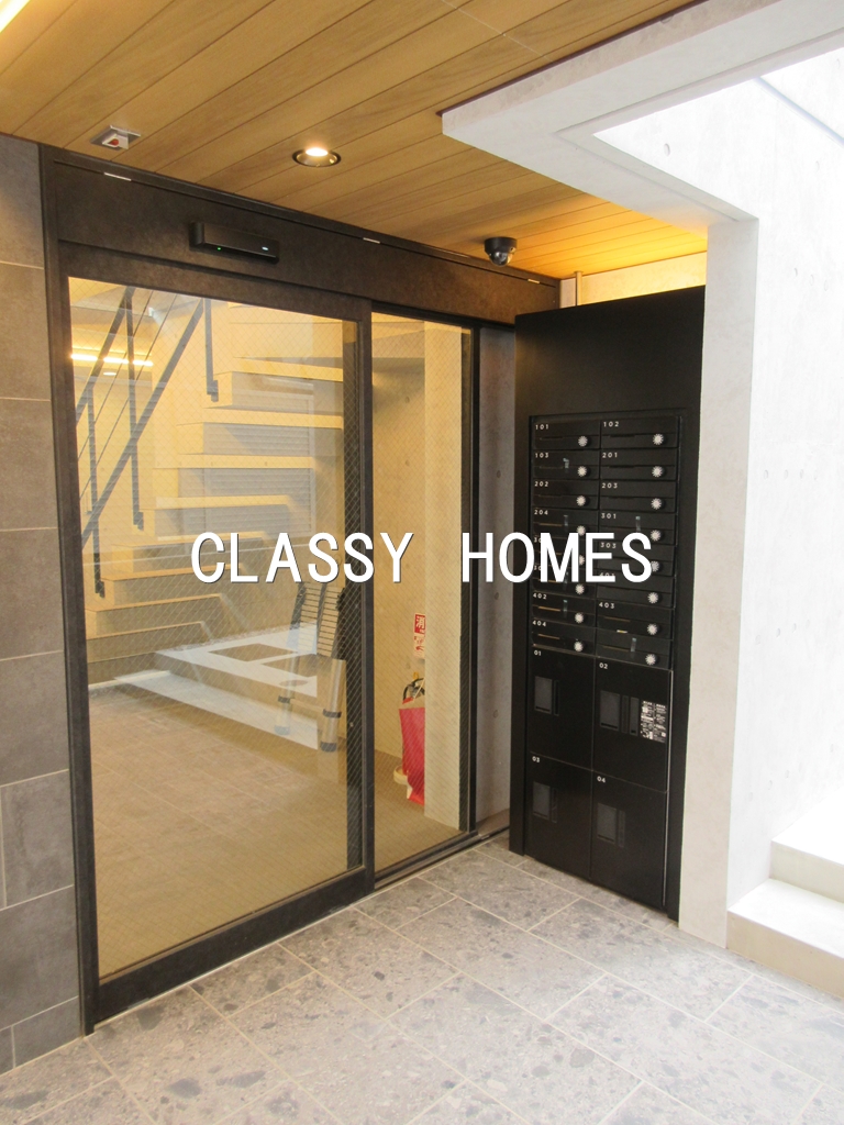 エントランス　2025年竣工　ストライプス東大井：エントランス