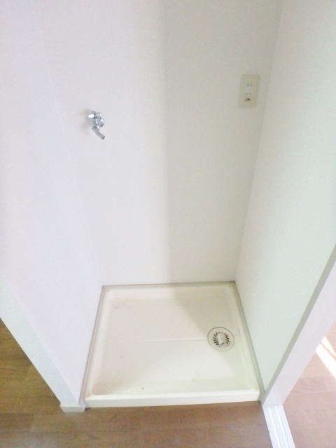 バス・シャワールーム　同物件の他のお部屋の参考画像です。