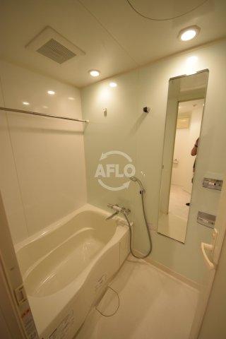 バス・シャワールーム　カスタリア堺筋本町　お風呂