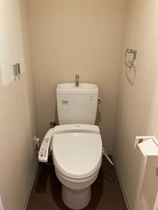 トイレ　※同物件別部屋
