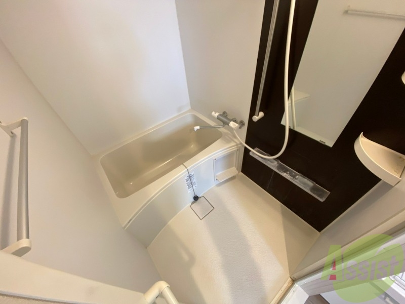 バス・シャワールーム　お風呂になります。一日の疲れを癒してくださいね。