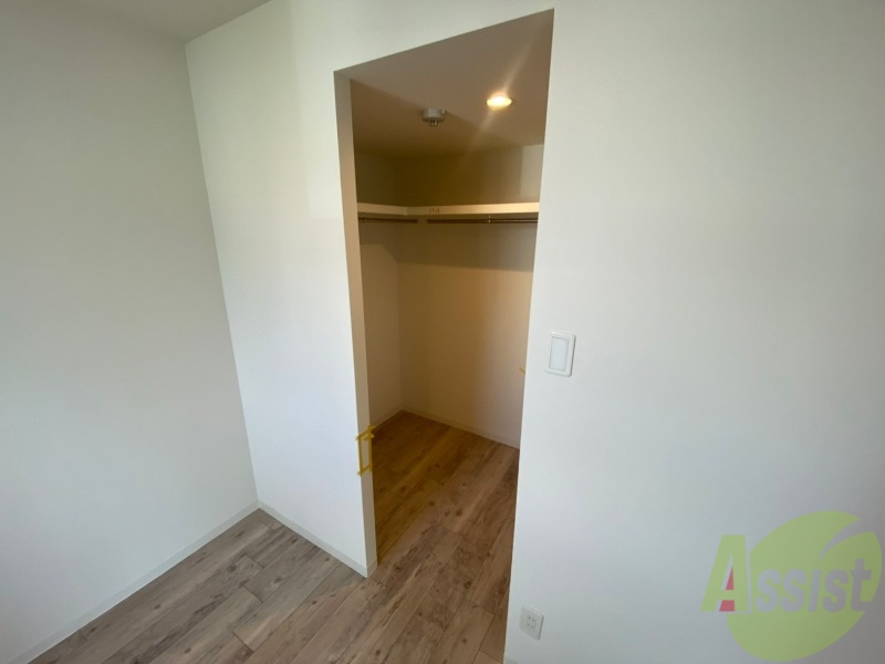 収納　寝室の収納です。部屋がすっきり片付きます。