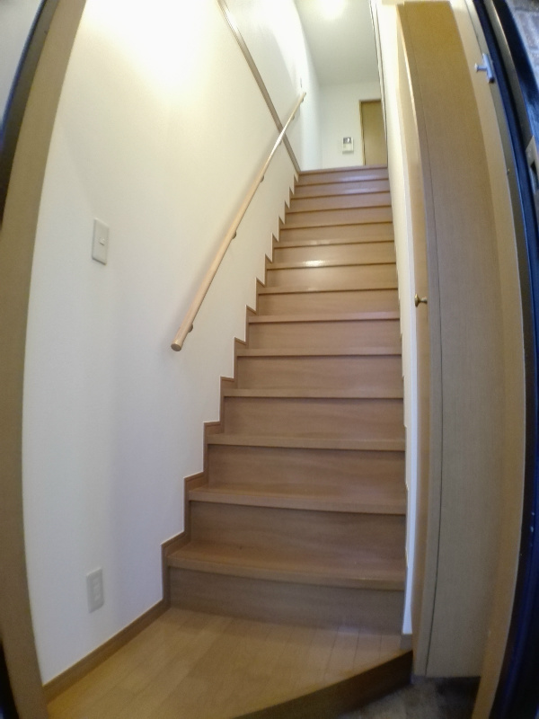 玄関　専用階段（上り）