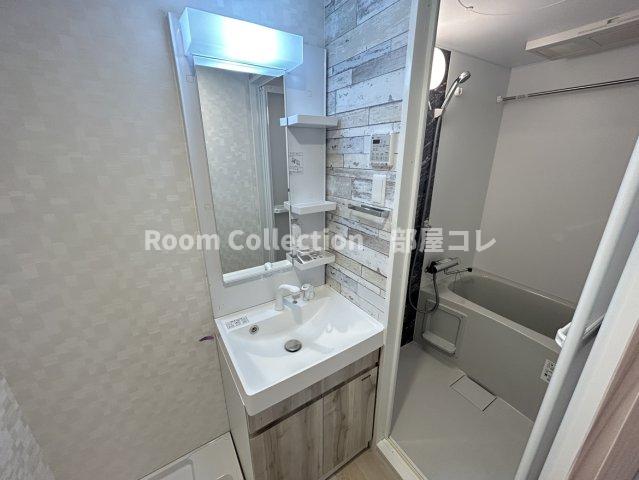 洗面設備　※同物件他部屋写真 反転、色違いの場合有 現況優先