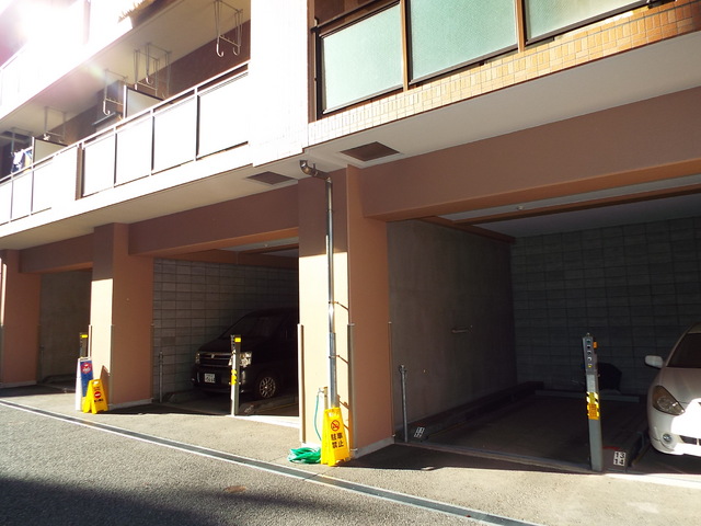 駐車場　★駐車場★（空き状況・使用料等詳細はご確認下さい）