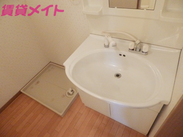 洗面設備　別部屋参考写真です。