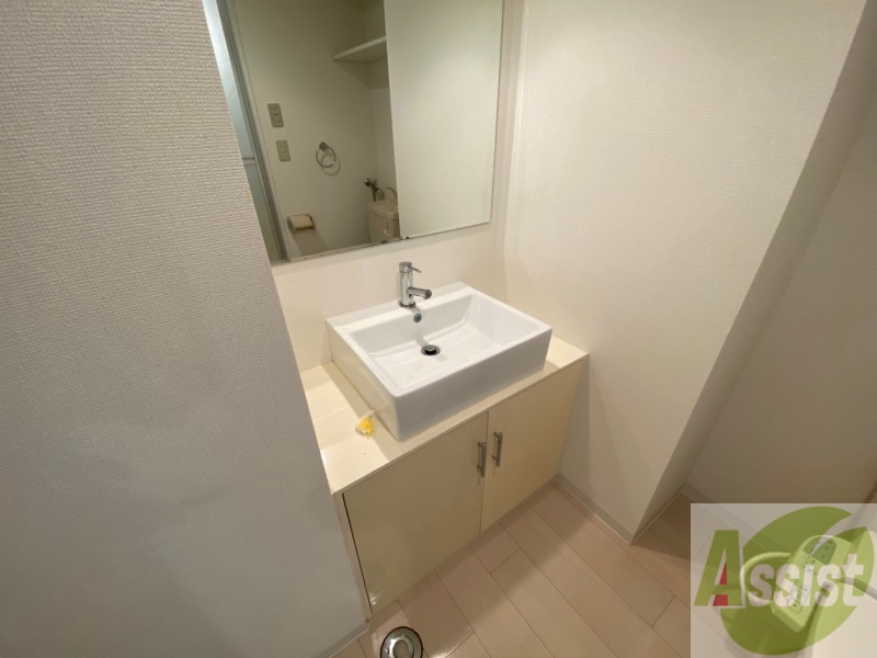 洗面設備　洗面台。身支度にはかかせないですよね～。