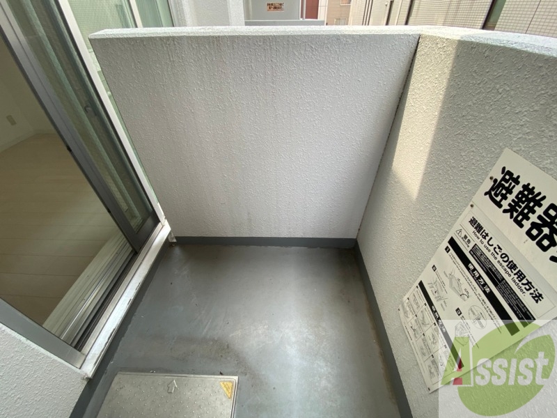 バルコニー　バルコニーは幅があり、広い印象を受けました。