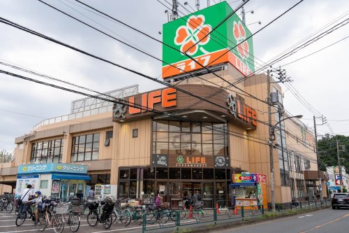 スーパー　ライフ 西大泉店（スーパー）まで582m