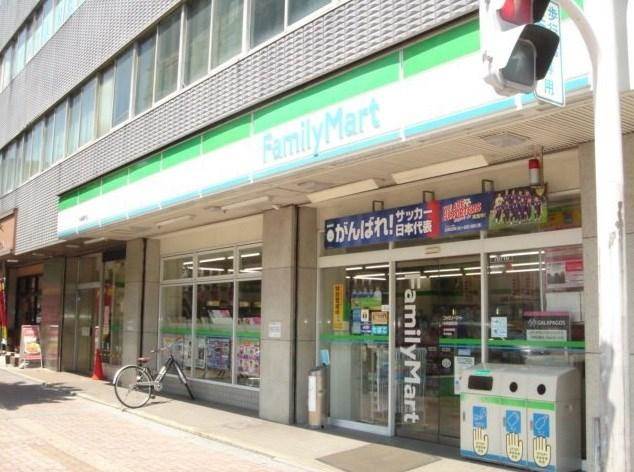 コンビニ　ファミリーマート 中呉服町店（コンビニ）まで331m
