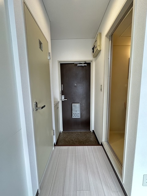 玄関　別部屋参考写真です