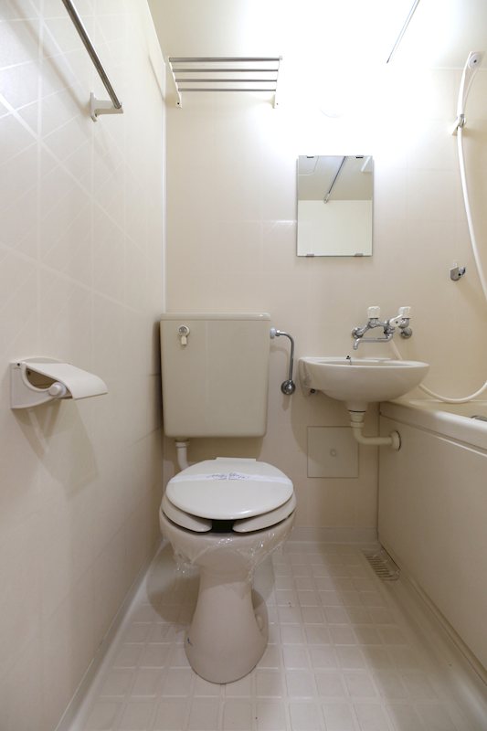 トイレ　ユニットバス内に設置しております