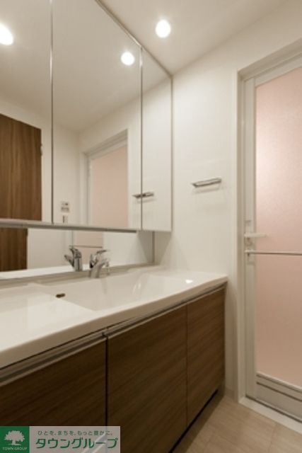 洗面設備　※写真は同タイプ住戸です。